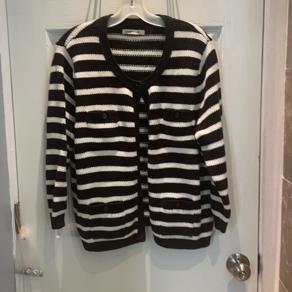 Old navy sweater - Picture 1 of 3